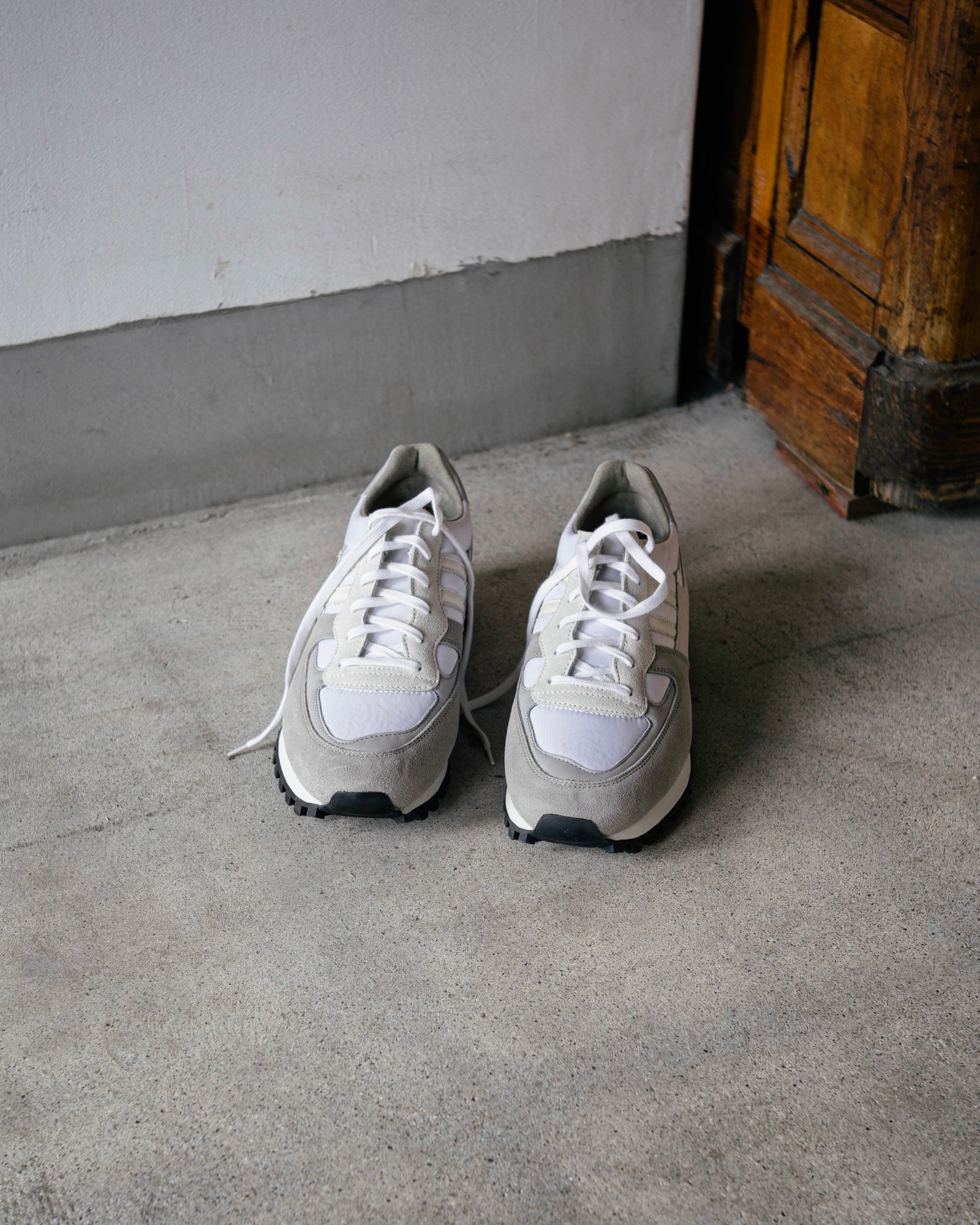 MARATHON 2200FSL - White/Light Gray – PERSICA