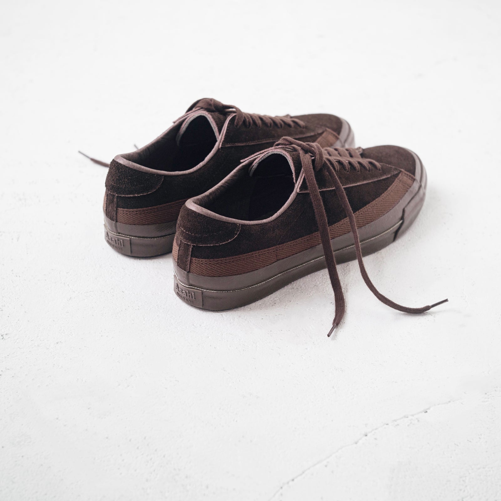 ASAHI BELTED LOW SUEDE - Brown/Brown – PERSICA