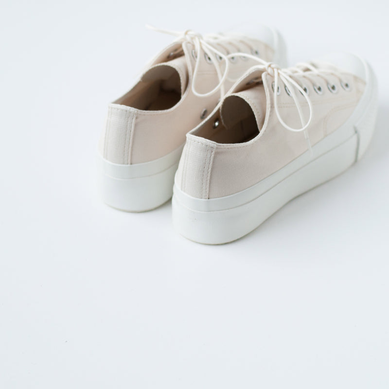 GYM SHOES / 077 - Ivory
