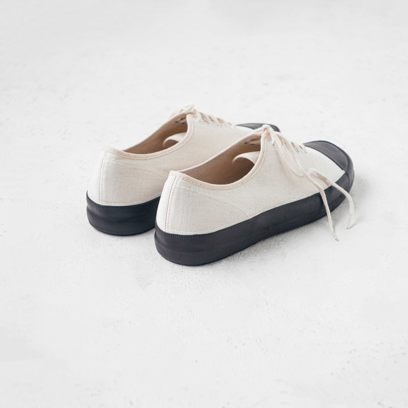 HOLECUT SNEAKERS - Natural/Black